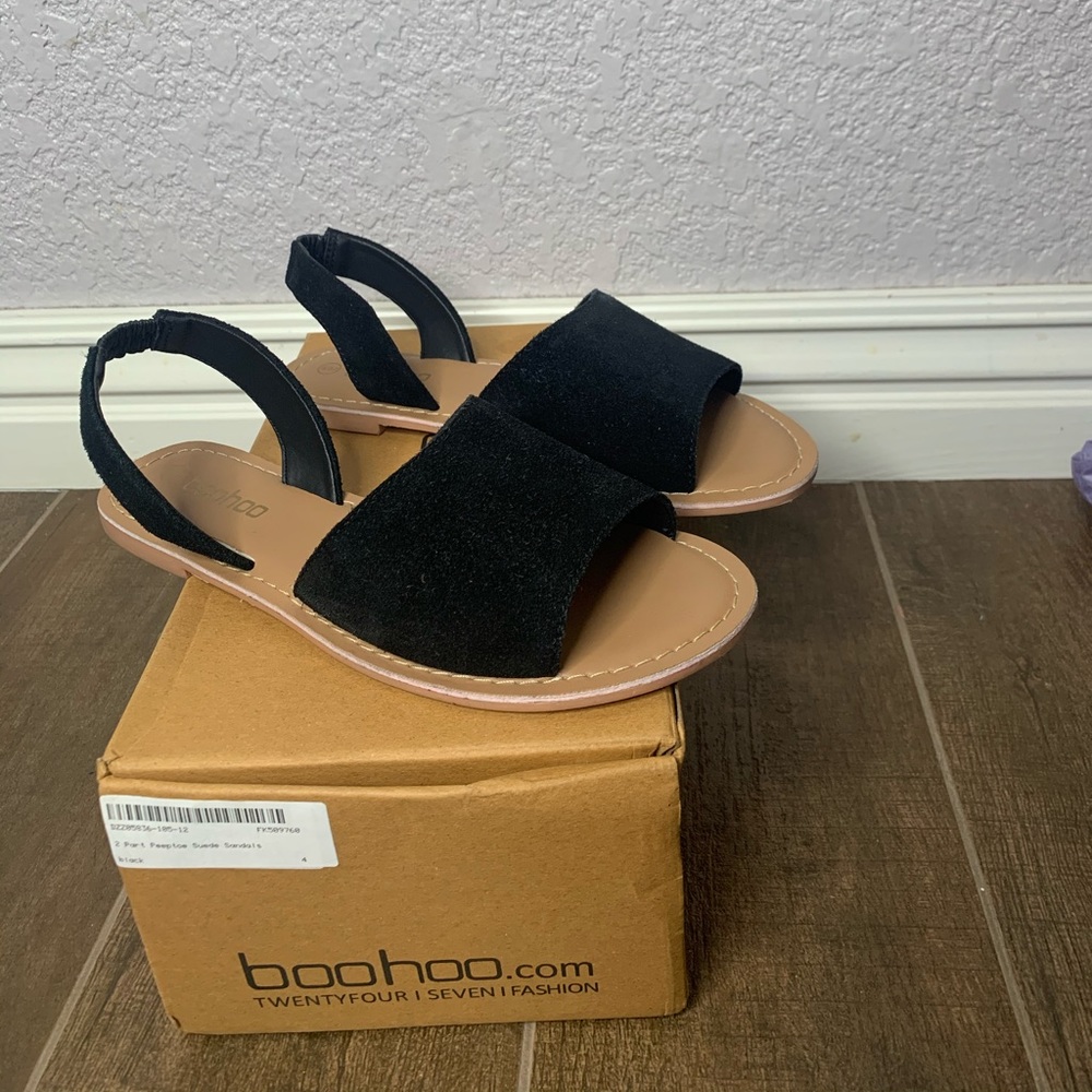 NEW BOOHOO SANDALS